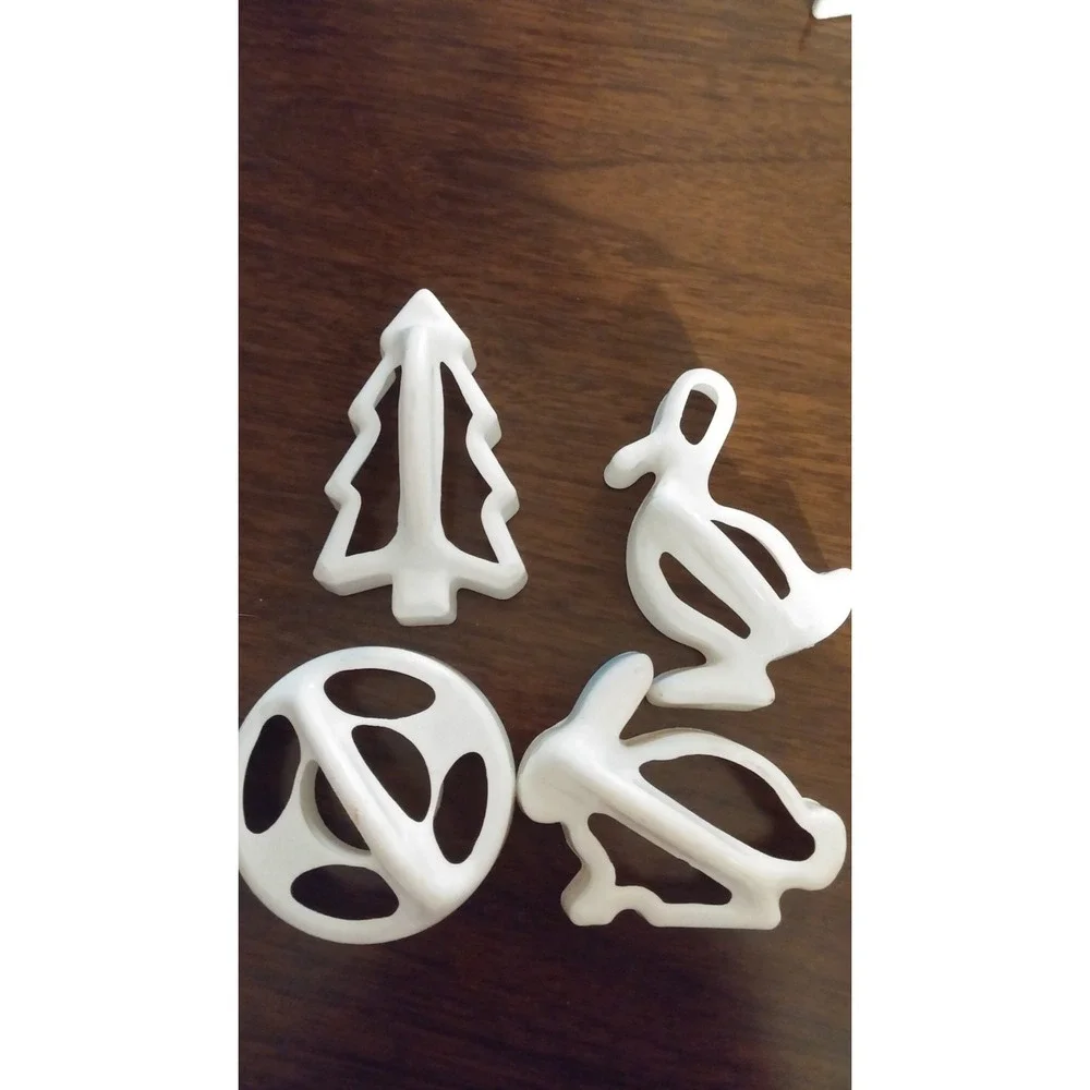 Hutzler plastic cookie cutters, set of 7